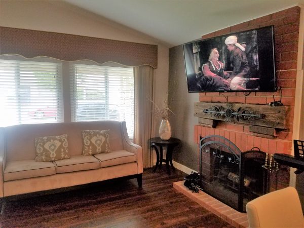 Sandy Creek Care Home living room.jpg