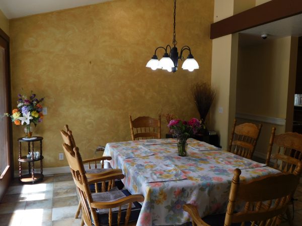 Poway Gardens Senior Living - The Farm House 3 - dining.JPG