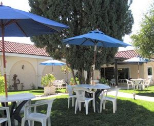 Alpine View Lodge 5 - patio.jpg