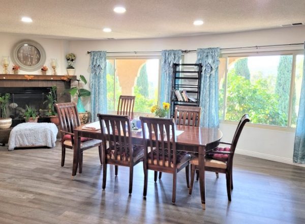 Alta View Manor 5 - dining room.JPG