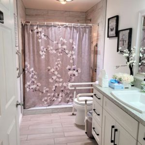 Alta View Manor 7 - bathroom.JPG