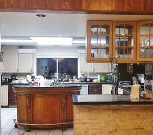 Alta Vista Manor 4 - kitchen.JPG