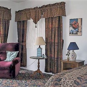 Alta Vista Manor 5 - private room.JPG