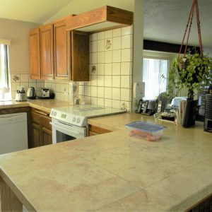 Anne's Place II 4 - kitchen.JPG