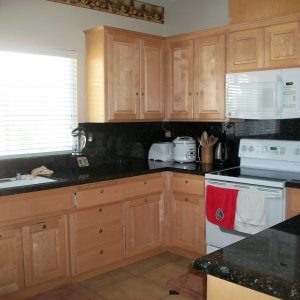 Anne's Place IV 3 - kitchen.JPG