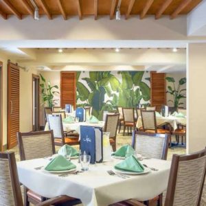 Atria - La Jolla 3 - dining room.JPG