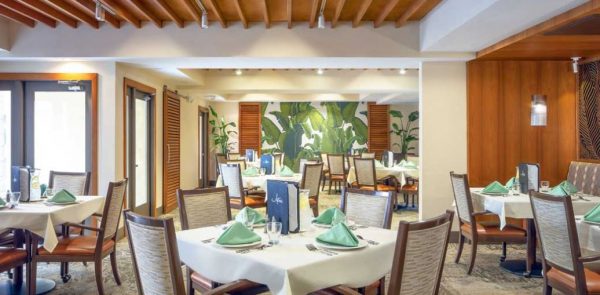 Atria - La Jolla 3 - dining room.JPG