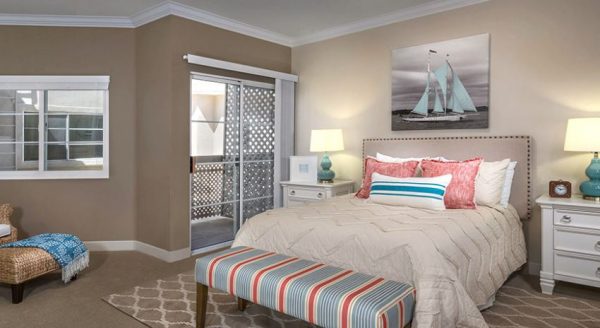 Atria - Newport Plaza 4 - apartment bedroom.JPG