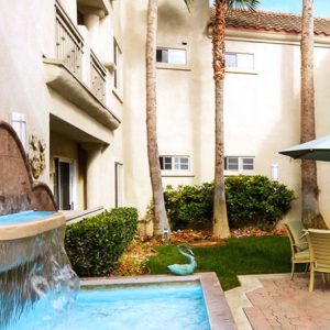 Atria - Newport Plaza 6 - patio fountain.JPG