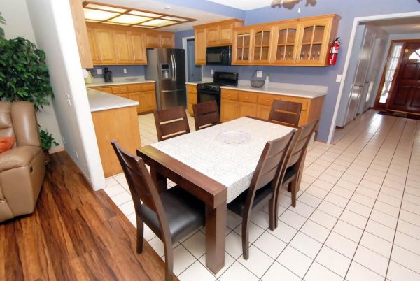 Bay Vista Villa 4 - dining room.jpg