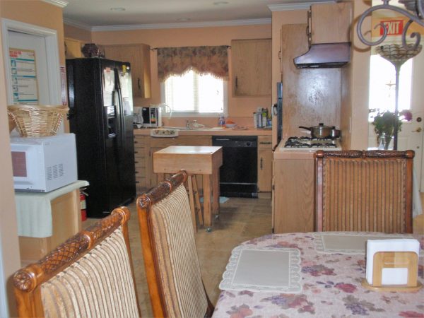 Beachside Senior Care Home 5 - kitchen.JPG