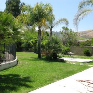 Camino Hills of San Clemente yard 2.jpg