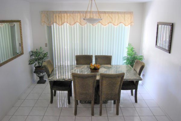 Care of Heart for Elderly in Orange 4 - dining room.jpg