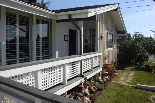 Cheri Manor front walkway.JPG