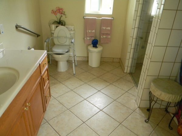 Citrus Garden Residential Care restroom.jpg