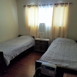 Comfort Cottages I 5 - shared room.jpg