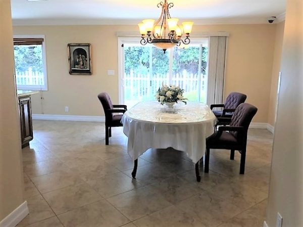 Dana Point Manor 3 - dining room.JPG