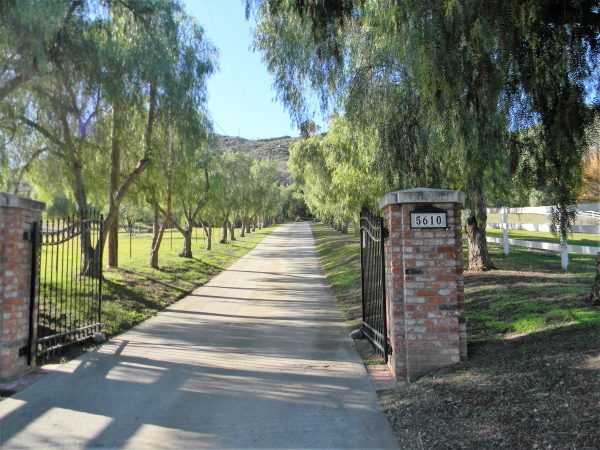 Dehesa View Manor driveway.JPG