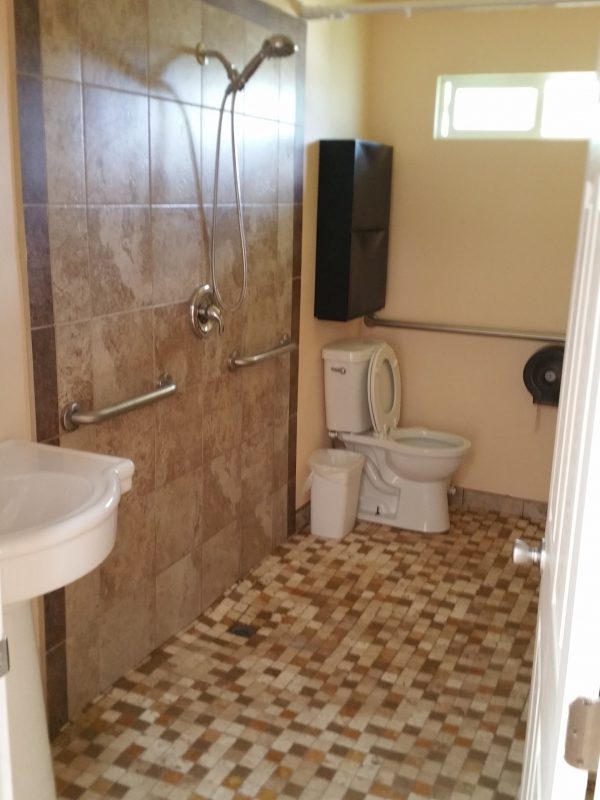 Del Cerro Manor I restroom.jpg