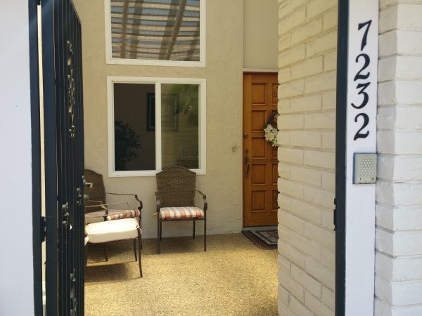 Del Cerro Manor II front patio.jpg