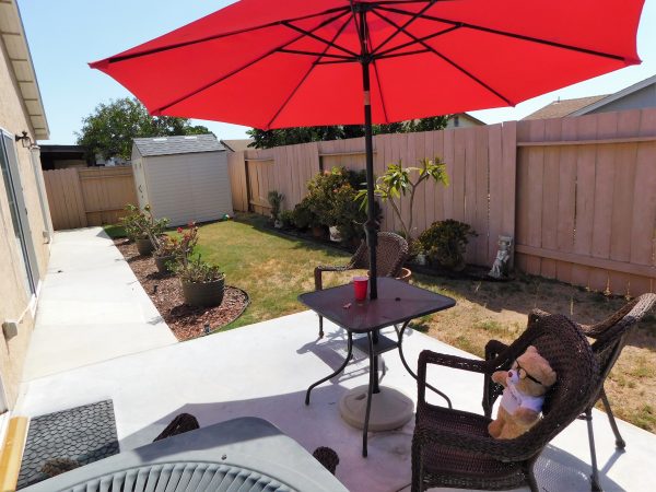 Easy Living at Mira Mesa 10 - backyard.JPG