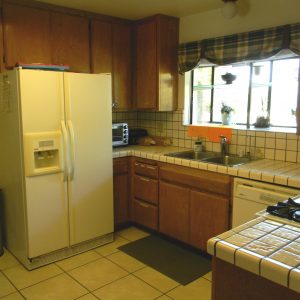 Emerald Care Manor 4 - kitchen.JPG