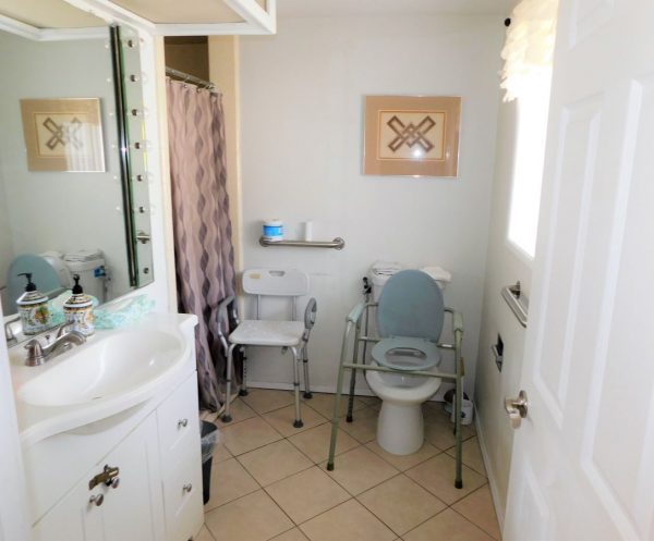 Genesis Senior Living II 8 - Bathroom 2.JPG