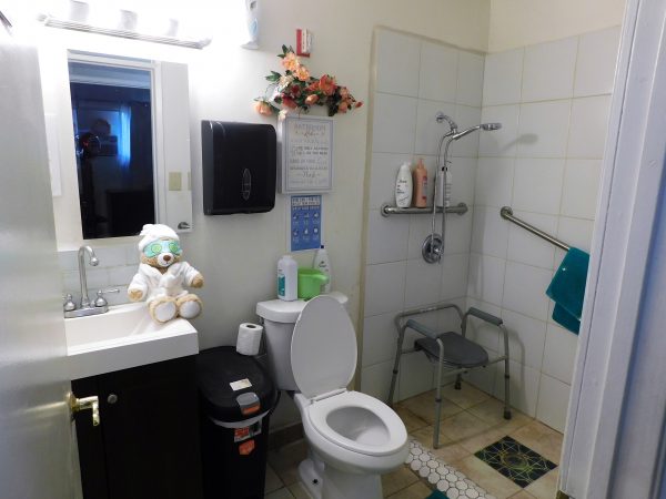 Golden Saints Home 6 - bathroom.JPG