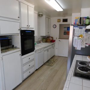 Green Villa 10 - kitchen.JPG