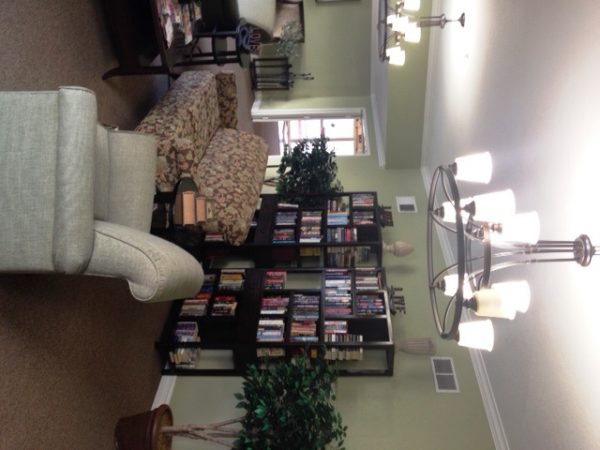 Hollybrook Senior Living 5 - library.jpg