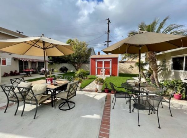 Huntington Beach Guest Home I 7 - patio.JPG