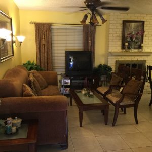 Island Grove Guest Home II 3 - living room.JPG