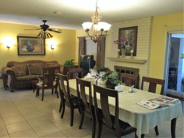 Island Grove Guest Home II 4 - dining room.JPG