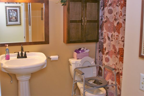 Island Grove Guest Home II restroom.JPG