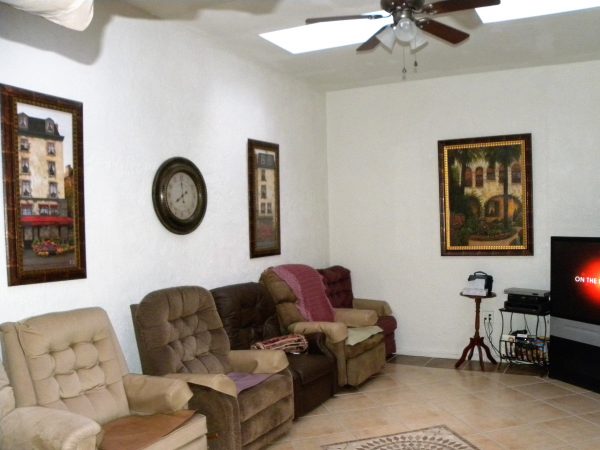 Ivy Cottages I 1 - living room.jpg