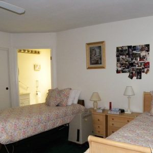 Ivy Cottages I 5 - shared room.jpg