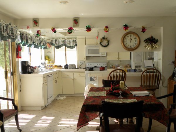 Ivy Cottages I dining room.jpg