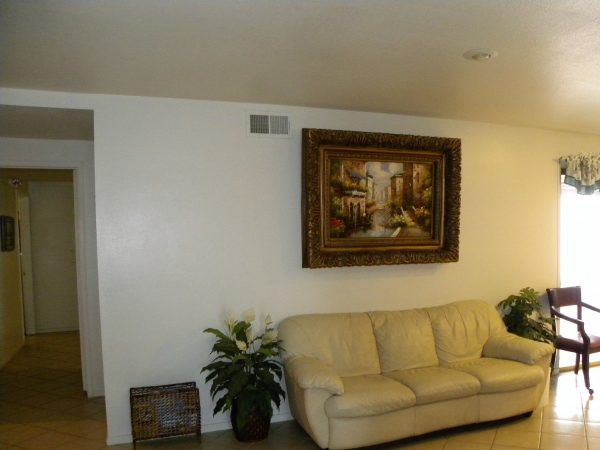 Ivy Cottages I living room 2.jpg