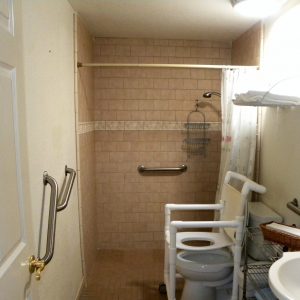 Ivy Cottages II restroom.jpg