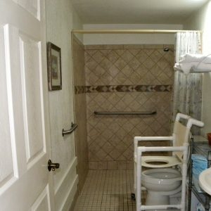 Ivy Cottages III 5 - restroom.jpg