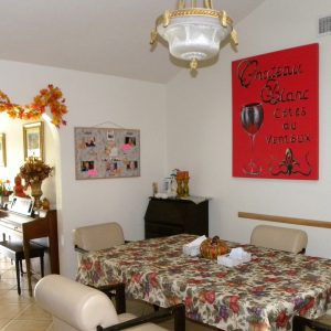 Ivy Cottages III dining room.jpg