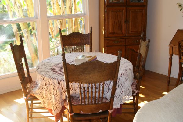 Ivy Glenn Terrace II 4 - dining room.JPG