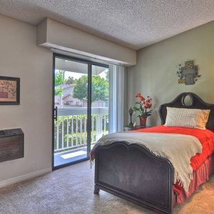 Ivy Park at Bradford 5 - apartment bedroom.JPG