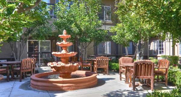 Ivy Park at Mission Viejo 6 - fountain patio.JPG