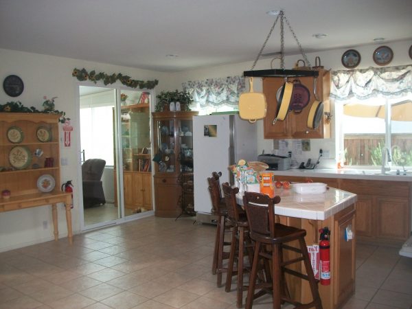 Kelly's Greenway Villa 5 - kitchen.JPG