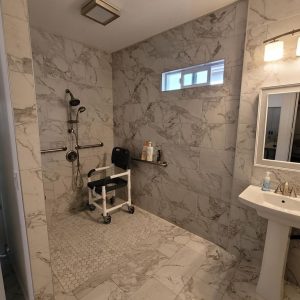 Kelly's Sunset Villa 9-Bathroom.JPG