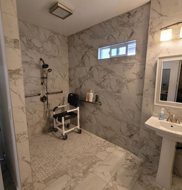 Kelly's Sunset Villa 9-Bathroom.JPG