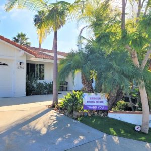 La Costa Palms 1 - Street view.JPG