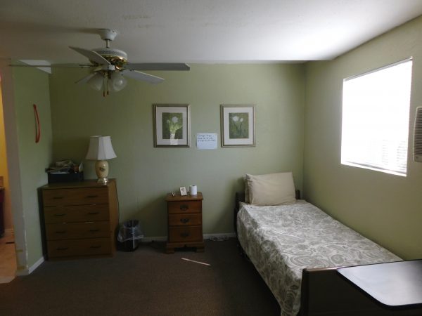 Lake Murray Health Care Center bedroom 2.JPG