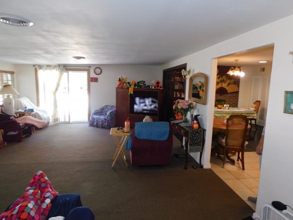 Lake Murray Health Care Center living room 2.JPG